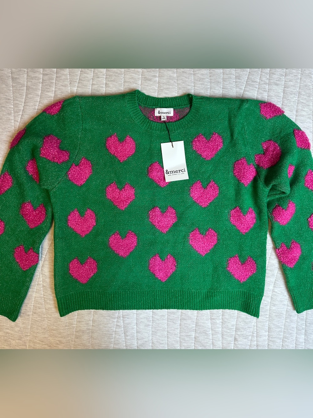 &merci Green Crewneck Sweater with Pink Heart Motif